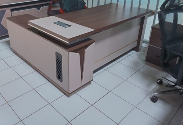 1.8M Executive Modern Office Desk