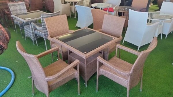 4-Seater Outdoor Dining Set