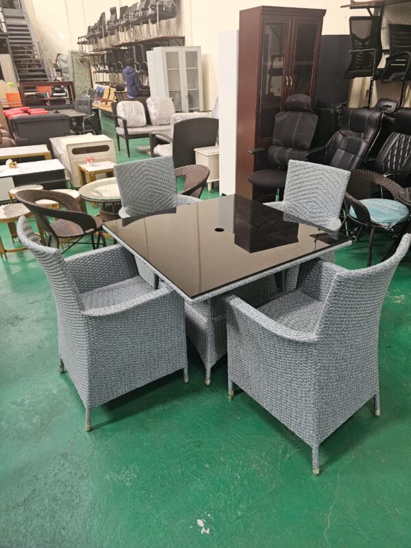 4-Seater Outdoor Dining Set