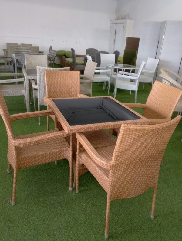 4-Seater Outdoor Dining Table