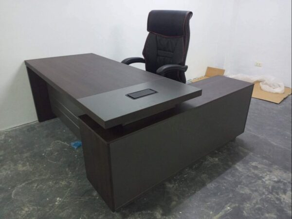 1600MM Executive Desk