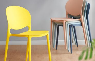 Retro Plastic visitor's Chair