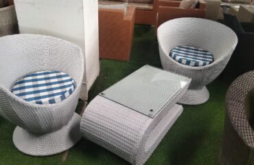 White 2-Seater Outdoor Set