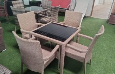 4-Seater Dining Set