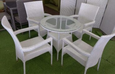 4-Seater Outdoor Dining Set