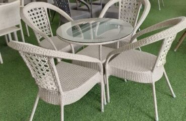 4-Seater Outdoor Dining Set
