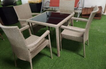 4-Seater Outdoor Dining Set