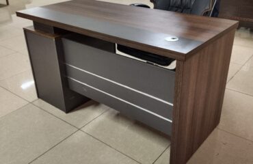 1.2M ExecutiveDesk