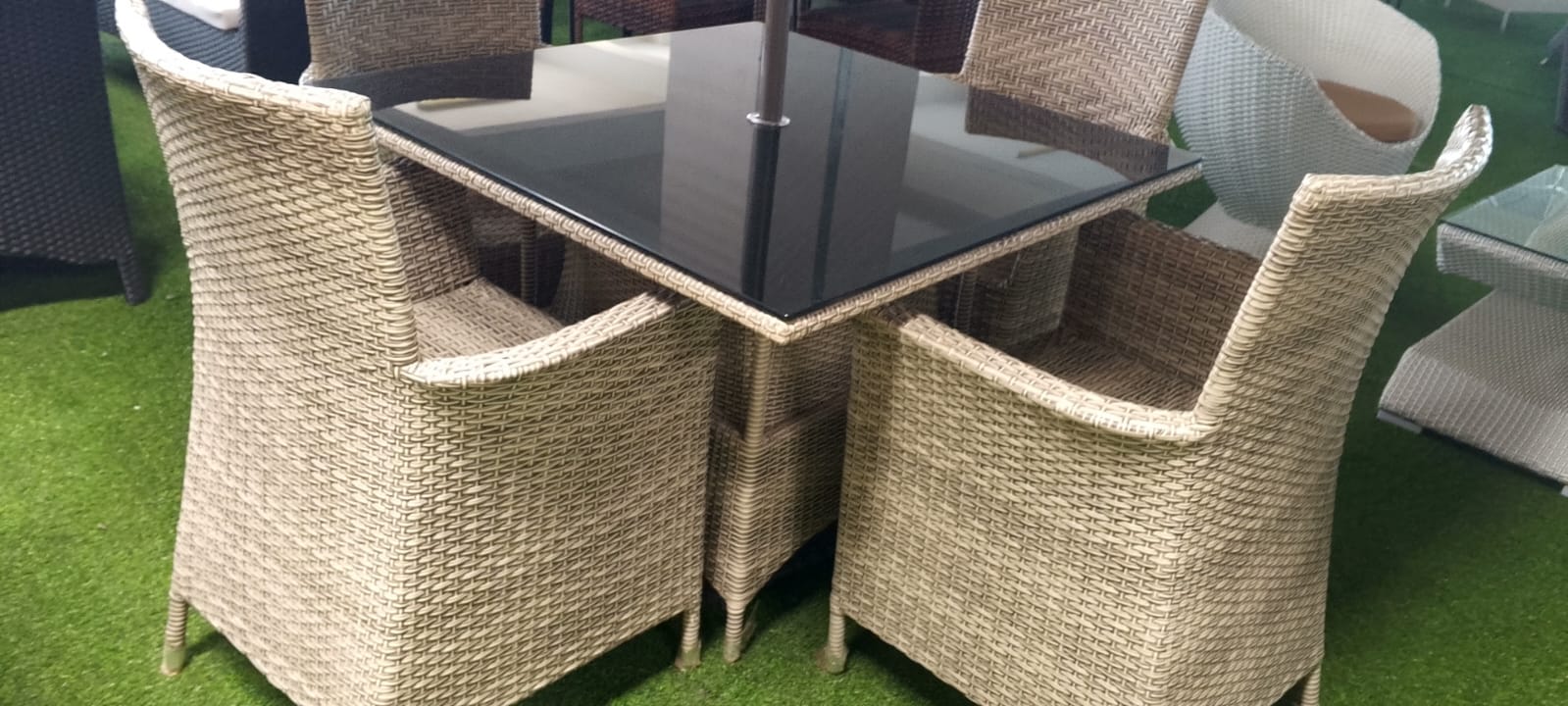 4-Seater Outdoor Dining Set