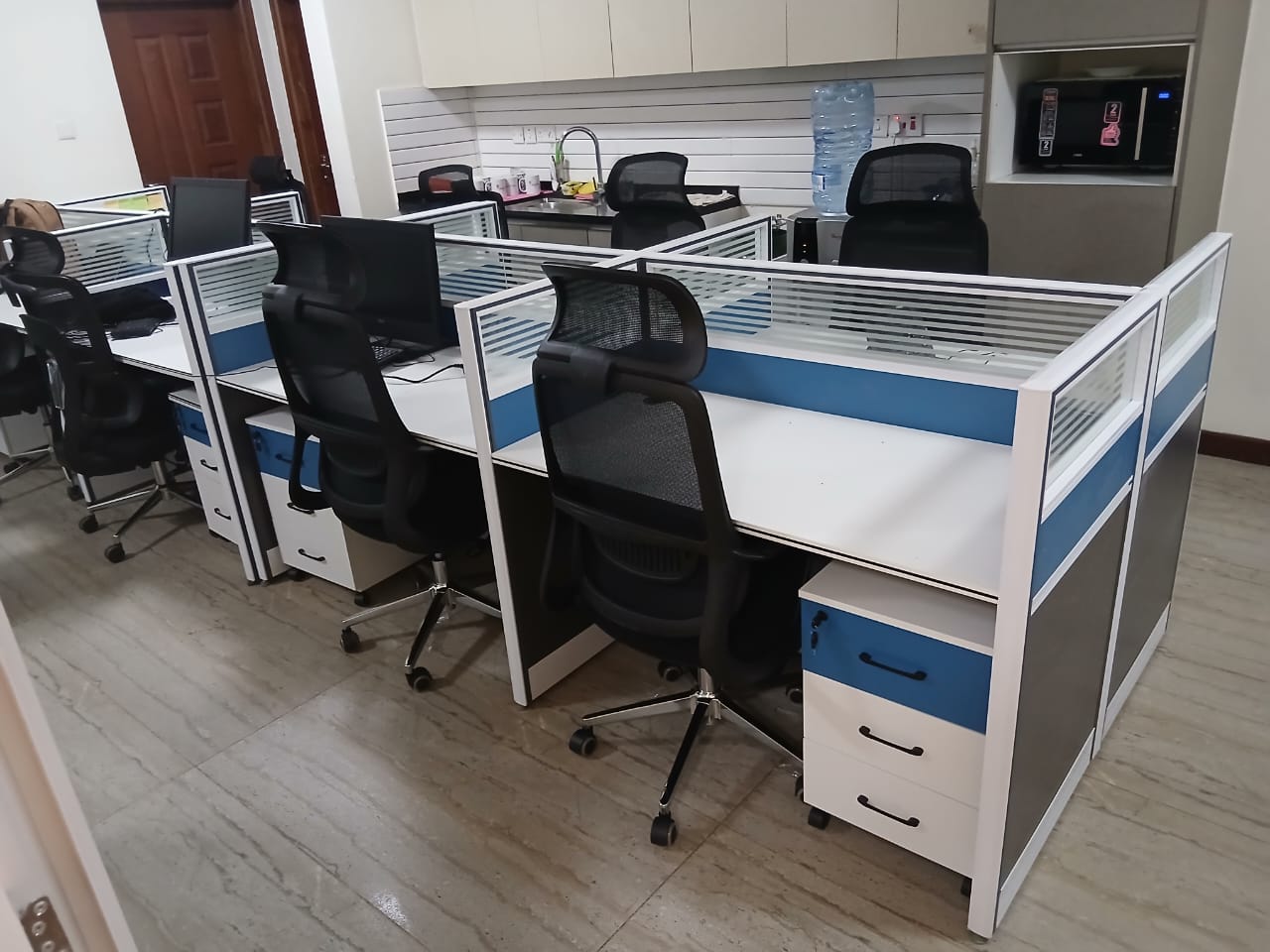 8-Way Modular Workstation - Image 2