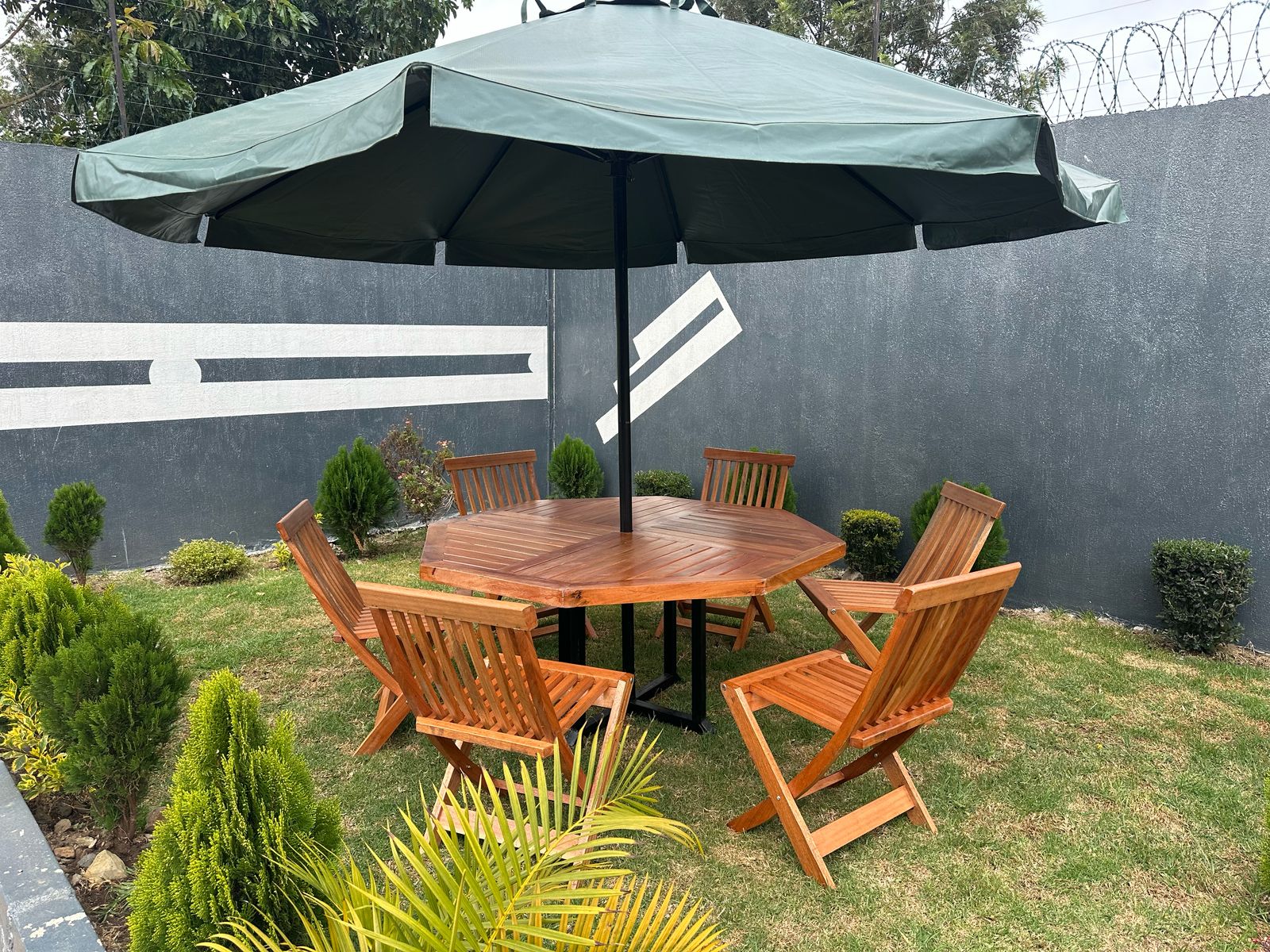 6-Seater Wooden Outdoor Set+Umbrella(LC01)